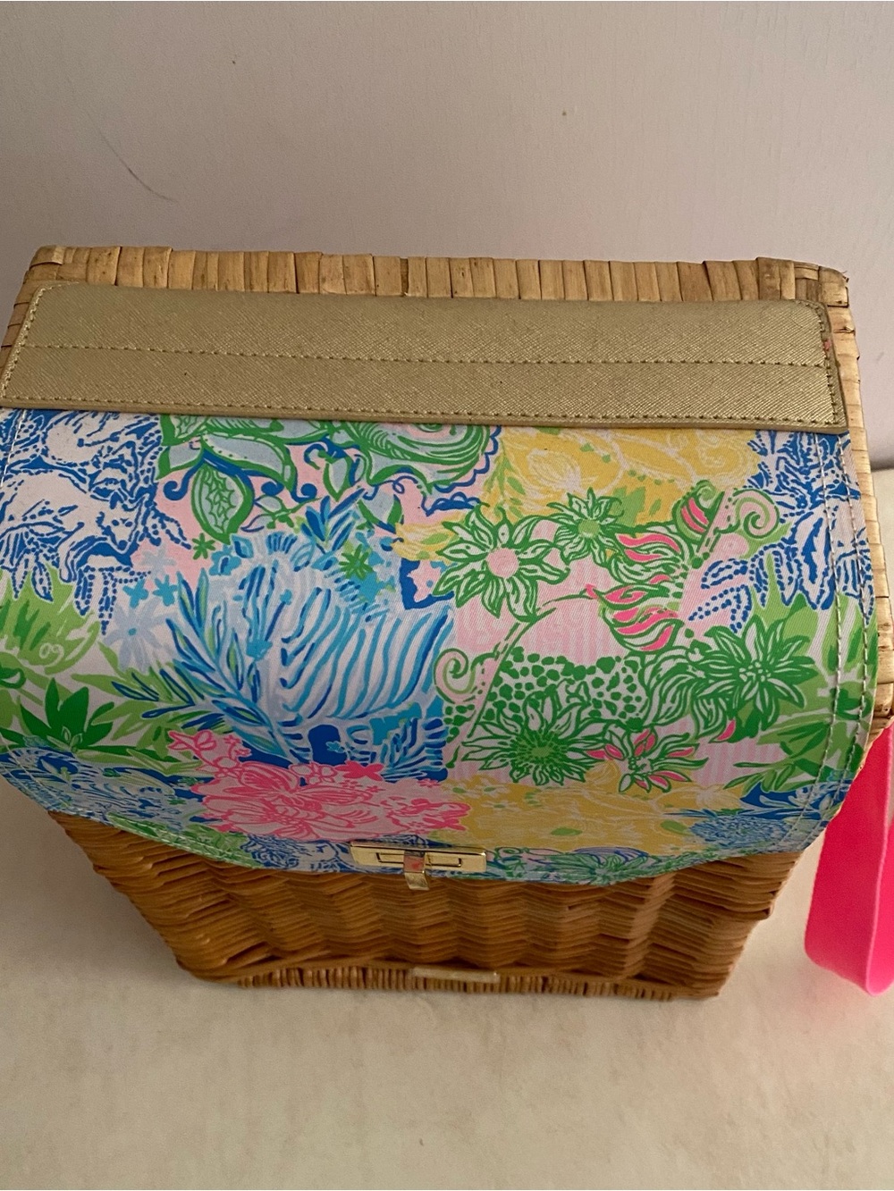 Lily Pulitzer Wicker Rattan Wine Basket Bag Patterned Pink Gold-Tone Accent - Picture 6 of 12